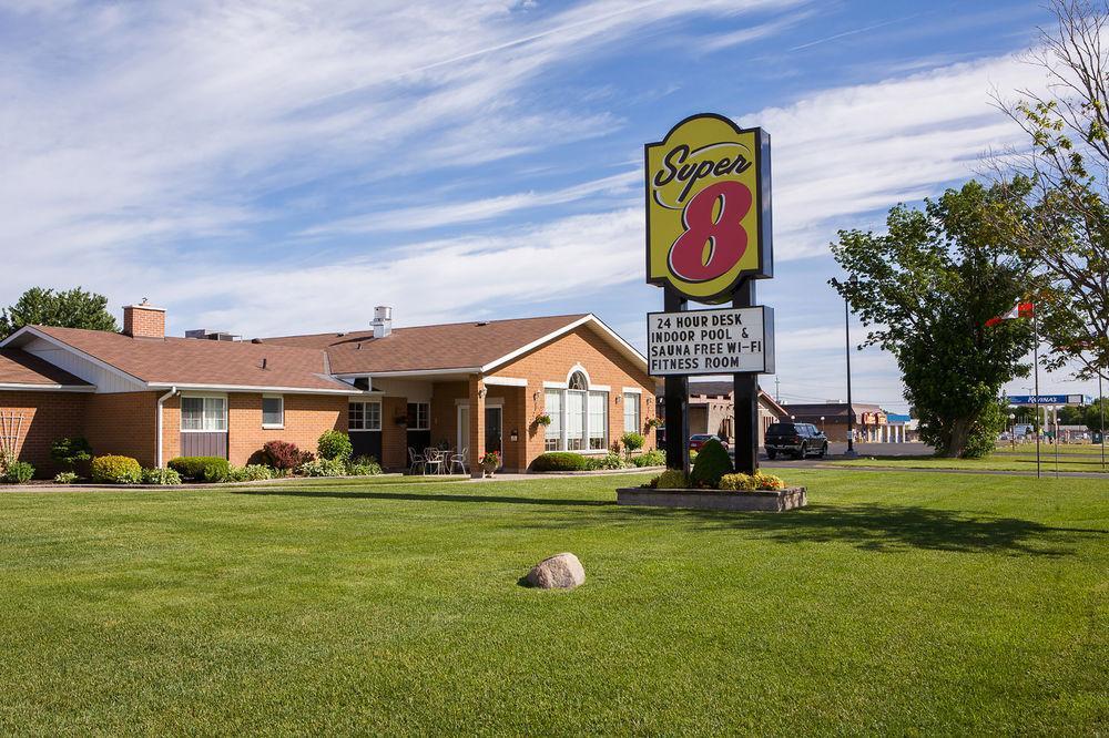 Super 8 By Wyndham Port Elgin Hotel Buitenkant foto
