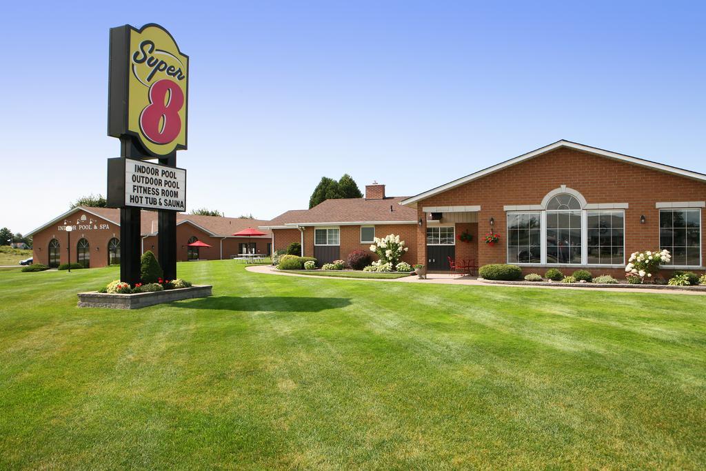 Super 8 By Wyndham Port Elgin Hotel Buitenkant foto